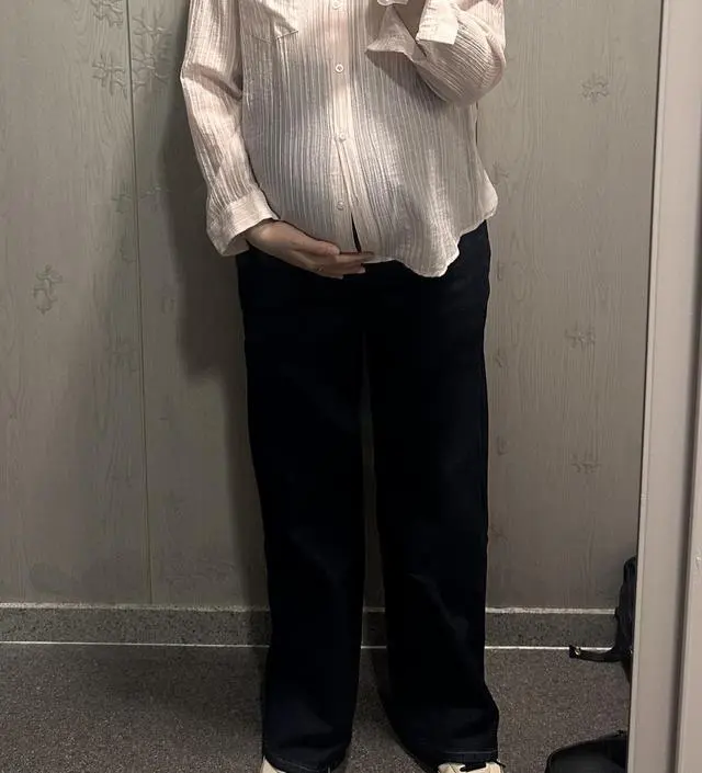 29주 산모입니다! 몇개월 안남기도 했고 원래 입던 옷들로 어떻게든 버텨보려했는데 하