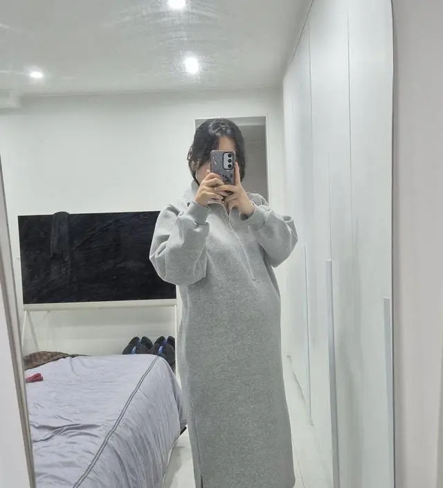 만삭이고 살이 많이쪄서 핏되지만 편하고, 기모있어서 따듯해요.