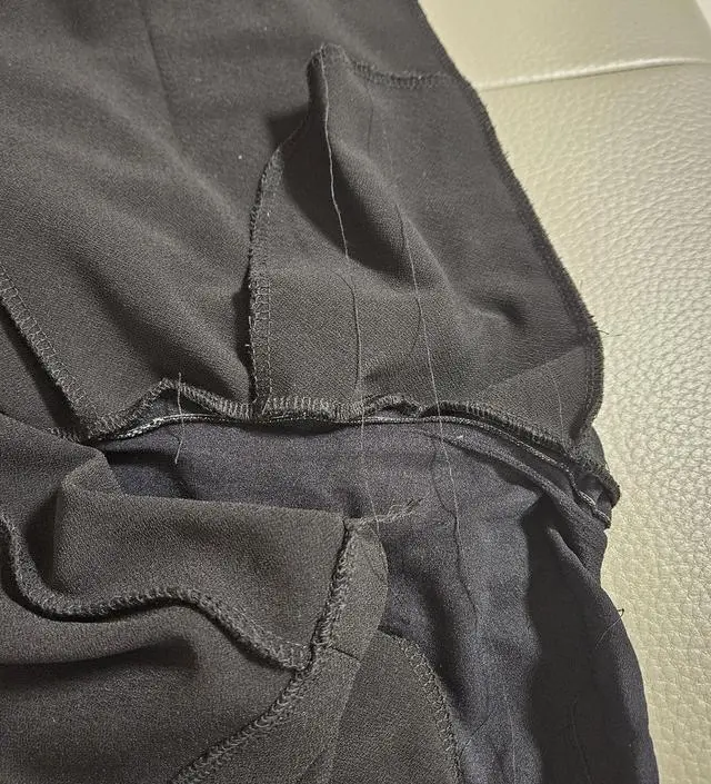 사진은 키162 몸무게 57 18주에 찍은 사진입니다. 아직 배가 덜나와서 바지입다보면 좀