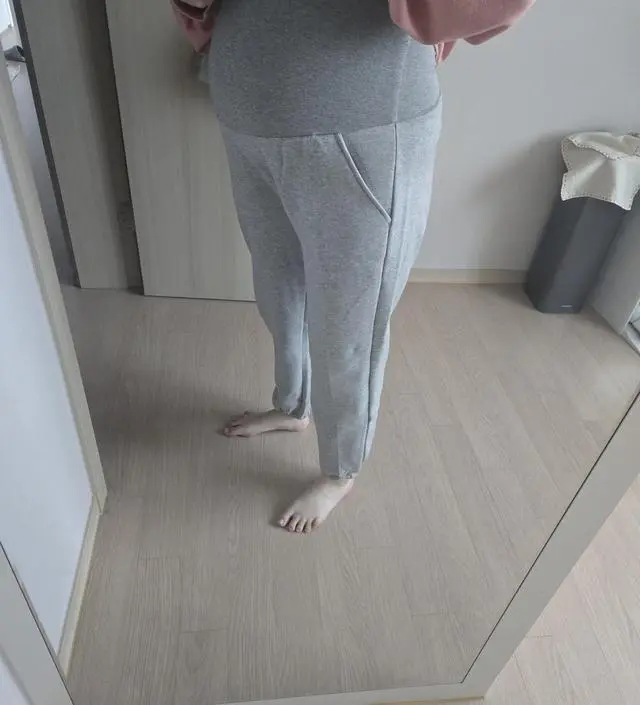 가벼운 기모라 요즘 날씨에 입기 딱 좋은거 같아요