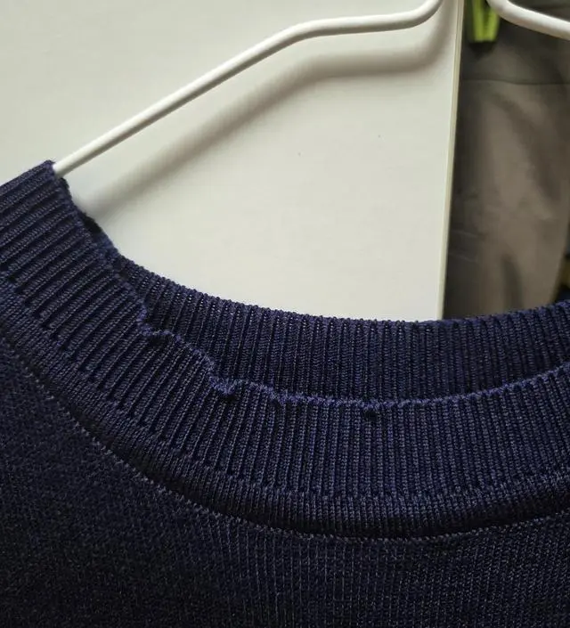 소임 첫 구매인데..목덜미 부분에 좀 늘어난 것들이 보여요
