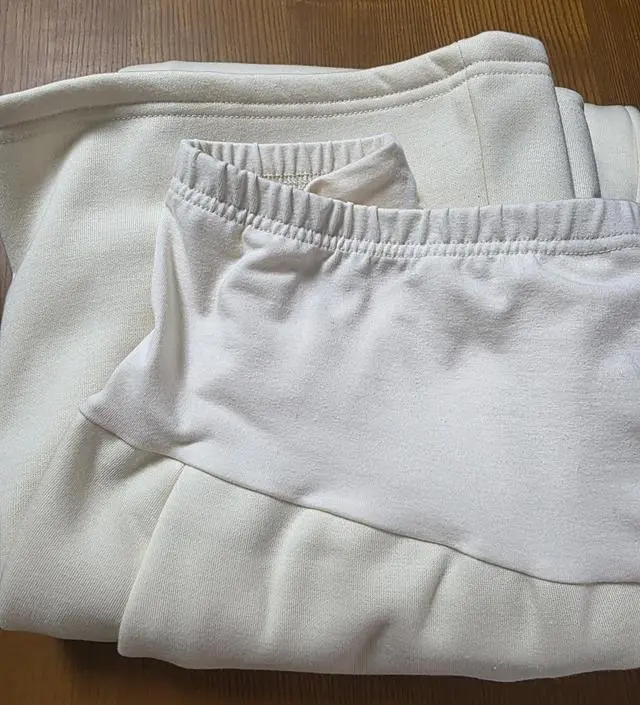 키가 작은데 싸이즈가 커서 길면 어쩌나 고민했는데 키작은맘 싸이즈로 샀더니 길이 딱