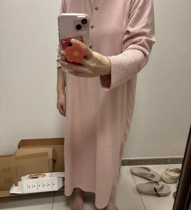 스판기가 있고 포근해서 가을 겨울 수유복으로 입기 넘  좋아요 키가 160정도 인데 발목