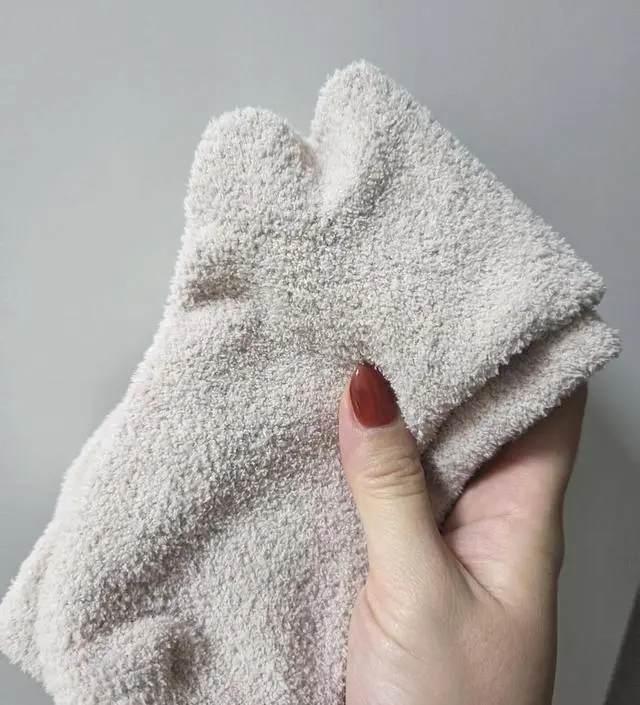 겨울에 워낙 수면양말을 즐겨 신어서 사는 김에 두개 샀습니당
