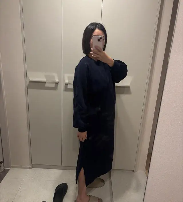 추위를 잘타서 기모있는 원피스 찾다가 세일해서 득템했어요 기모가 낭낭해서 진짜 부해