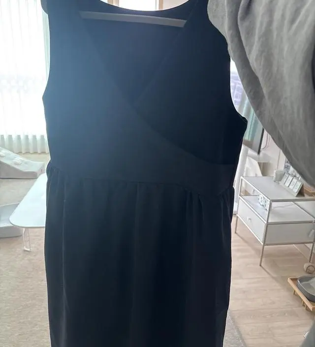 도톰해서 겨울까지 잘 입을 수 있을 거 같아요!
