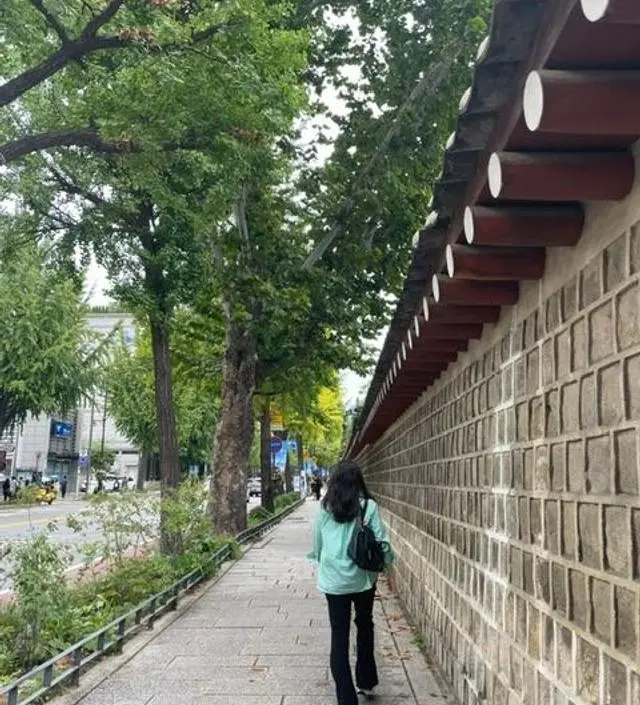 15-16주차부터 배가 꽤 나오기 시작해 입던 바지가 끼기 시작해서 급하게 주문했어요
