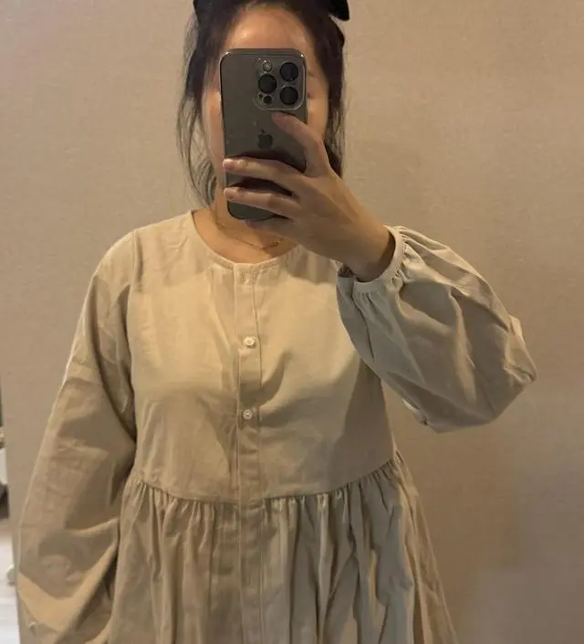 귀엽고 디자인 좋아요. 원단좋고 21주차 인데 배가 가려져서 티 안나고 좋아요. 근데 겨