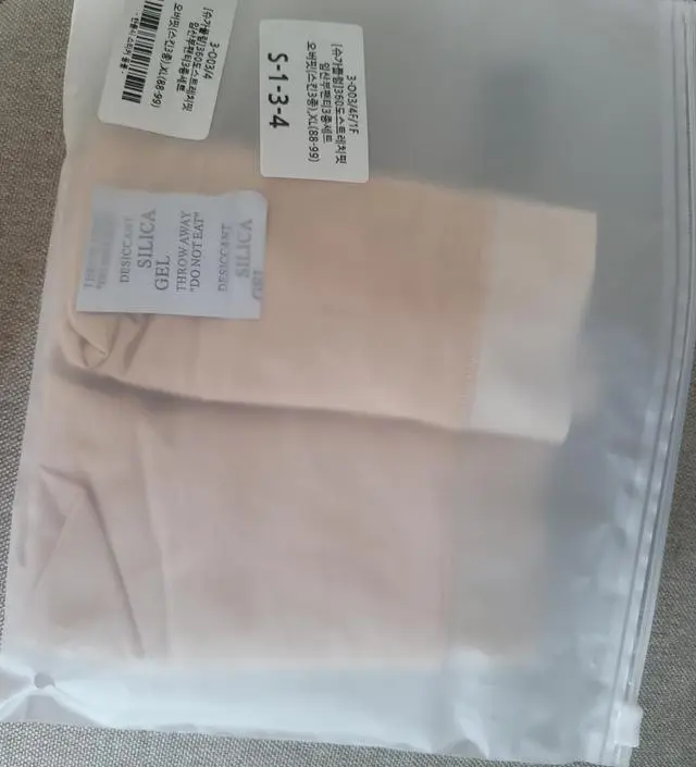 임신전 95사이즈 팬티 입었고 M-L 사이즈  입었어요. 확실히 배를 덮어주네요. 스판끼가