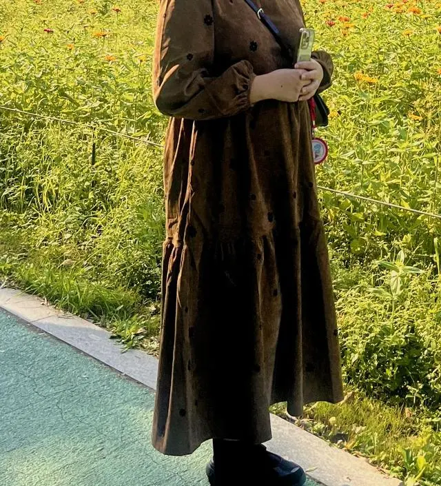 배송은 빨랐구요 새옷 냄새(이상한 고약한 냄새였음;;)가 좀 많이 심해서 포장 뜯자마다