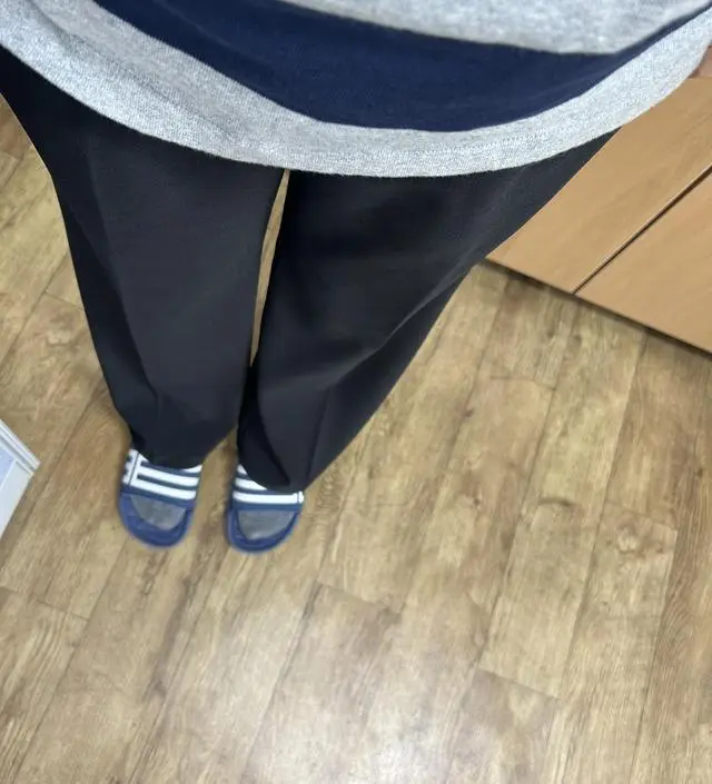 현재 21주차 / 162cm/ 61kg 입니다 !! 배부분이 너무 편하고 안정감까지 들어요! 바지도