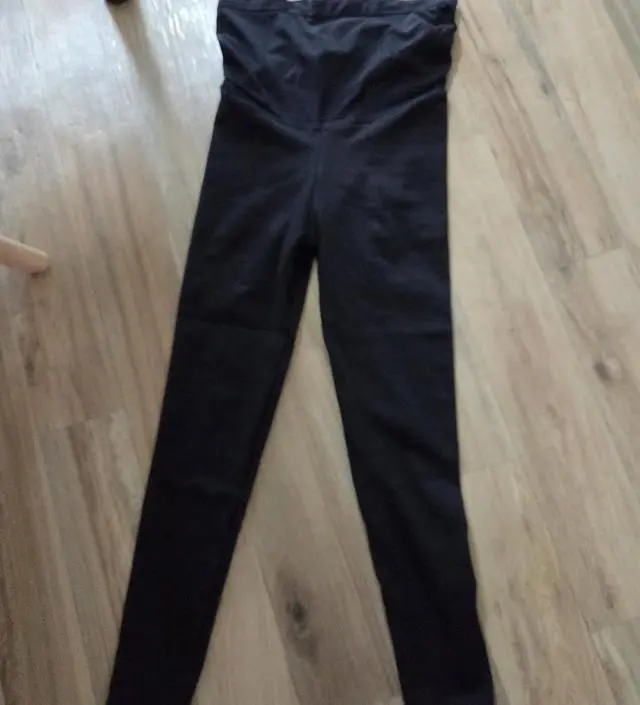 이제 날씨가 점점 추워져서 원피스 안에 입으려고
