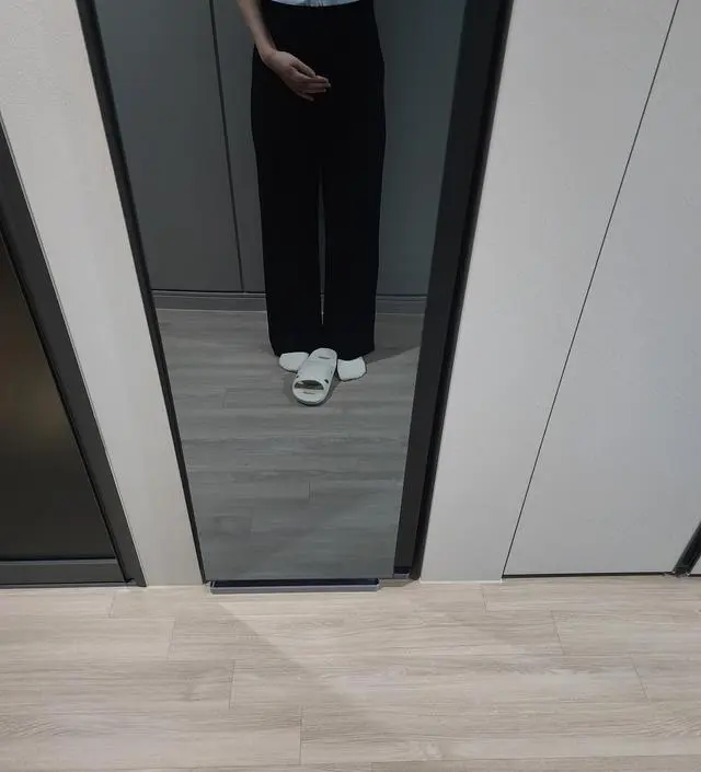 편해요 여기저기 입을것 같은데 완전 만삭일땐 못 입을 것 같아요