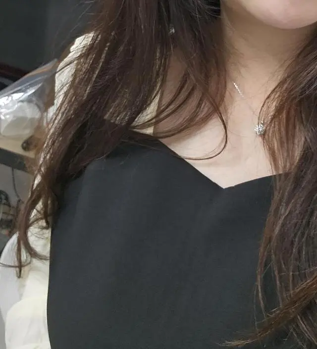 77사이즈 21주인데 가성비 있고 생각보다 날씬해보여서 마음에 들어요:)
