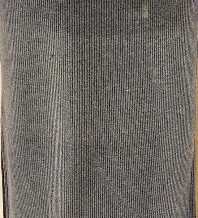 입고나와 보니까 옷에 염색(?)이 잘못되었네요ㅠㅠㅠ
