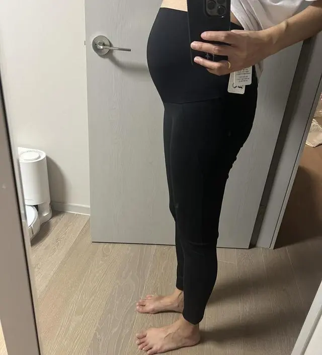 제가 키가 커서 약간 길이가 모자란데 원래 입던 일반 레깅스보다 확실히 편해요