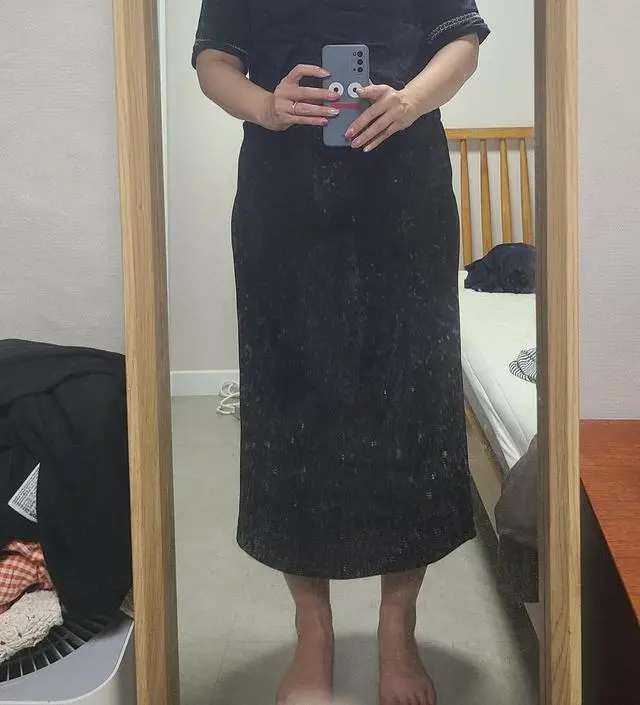 천이 단단하고 핏도 넉넉해서 출산휴가 가기전까지 오피스 룩으로 잘 입을 수 있을 거 