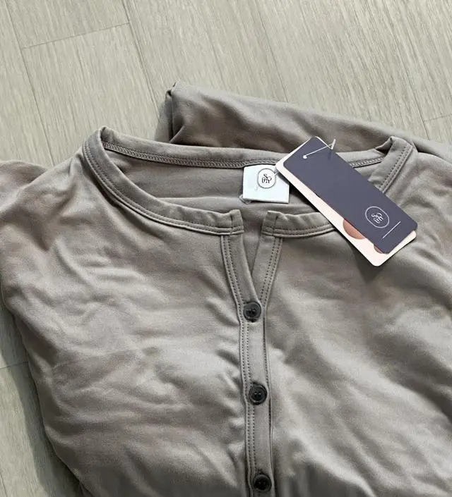 겨울 출산예정이라 삿는데 색도 고급지고 좋아여