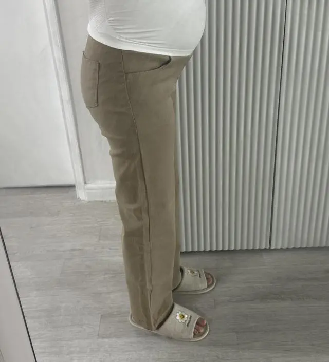 소임 s사이즈가 딱이네요 점점 살이 쪄서 완전 딱 맞긴했는데 핏되서 이쁘긴해요 롱기장