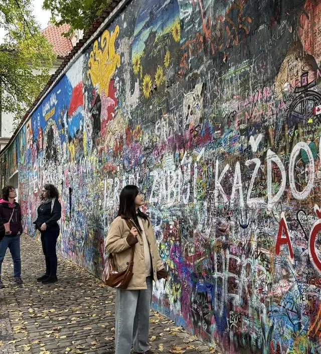 유럽 여행 가서도 잘 입구 평상시에도 잘 입고 있어요
