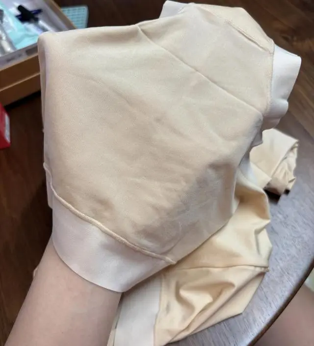 소재가 부드럽고 초ㅑ르르해서 좋아요! 혼합색상으로 주문한 줄 알았는데 스킨으로만 와