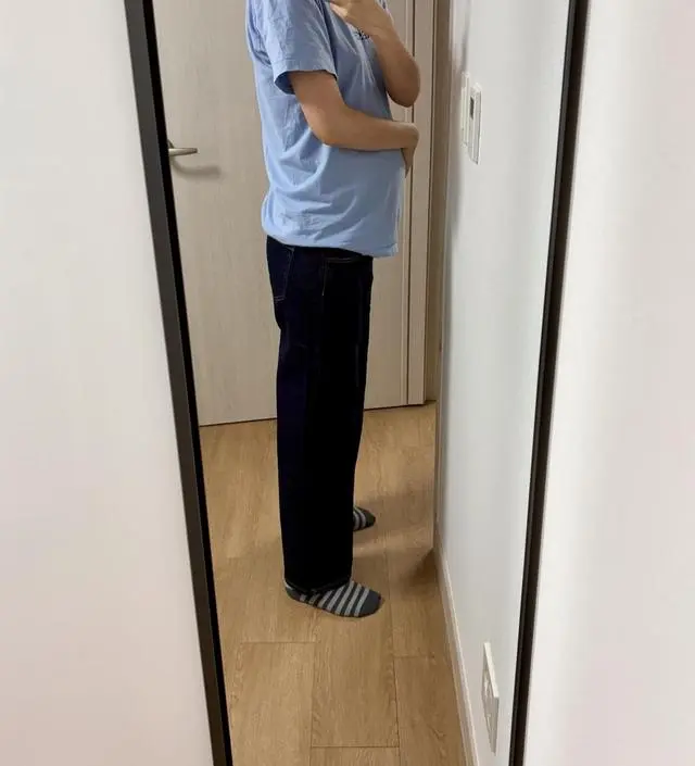 175키로 다리가 긴편입니다. 긴바지 찾는게 늘 고민이었는데 길이는 괜찮아요~ 비율이 