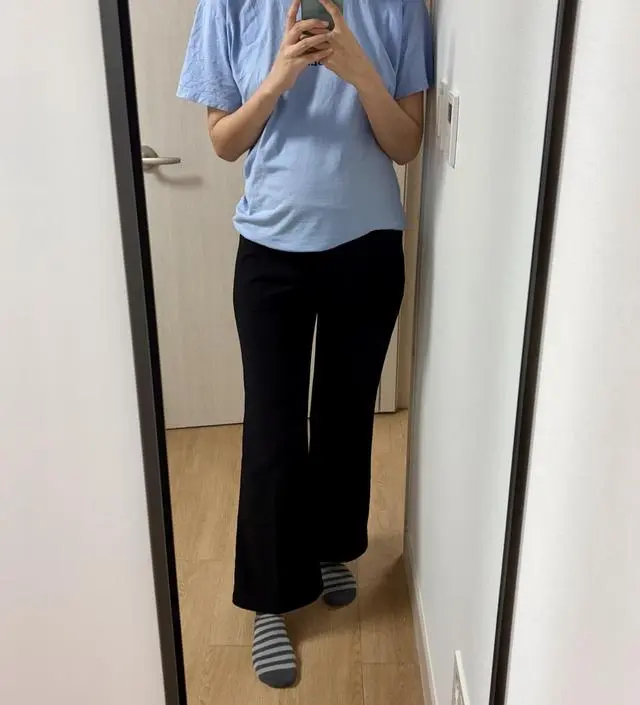 175키로 다리가 긴편입니다. 긴바지 찾는게 늘 고민이었는데 길이 역시 조금 짧아요 ㅠ