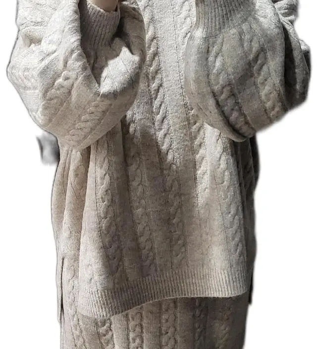 부들부들하고 박시해서 만삭때까지 충분히 입을수있을것 같습니다. 예쁘고 여성스럽네요