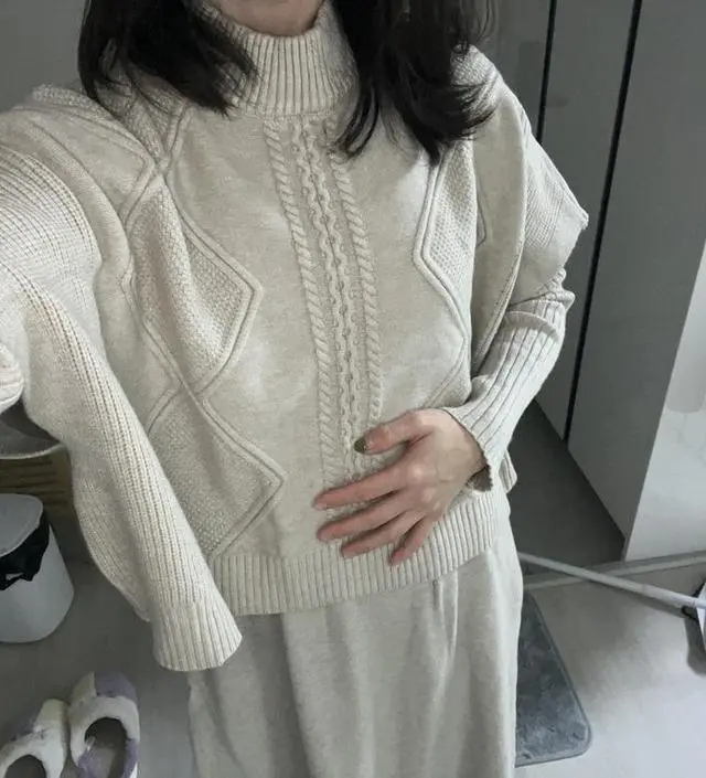 오자마자 입어봤는데 제일 걱정이었던 재질! 엄청보두럽고, 요즘 날씨에 입기 딱이에요