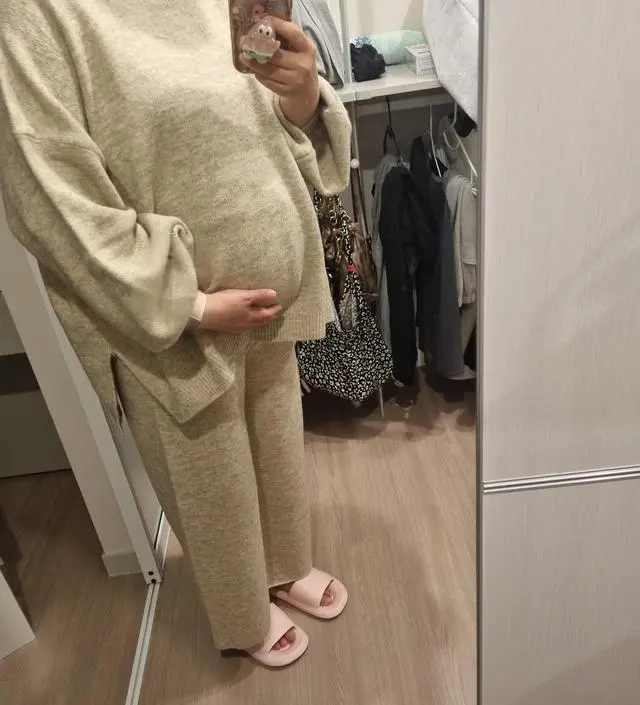 만식인데도 불구하고 옷이 크고 밑단이 길어서 배밑으로 안뜨고 좋아요 옷이 매우 보드