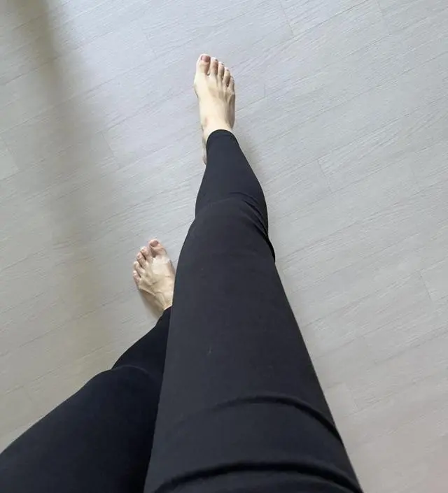 날씨가 급 추워져서 받쳐입을 레깅스가 필요해서 주문했어요.
