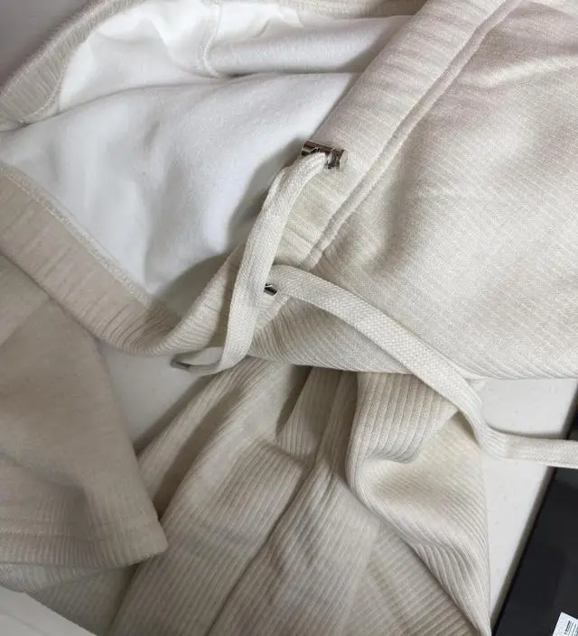 이거 정말 편해요!!!!!!두툼하니 정말 맘에들어요!!!!겁자기 추워져서 급하게 주문햇지