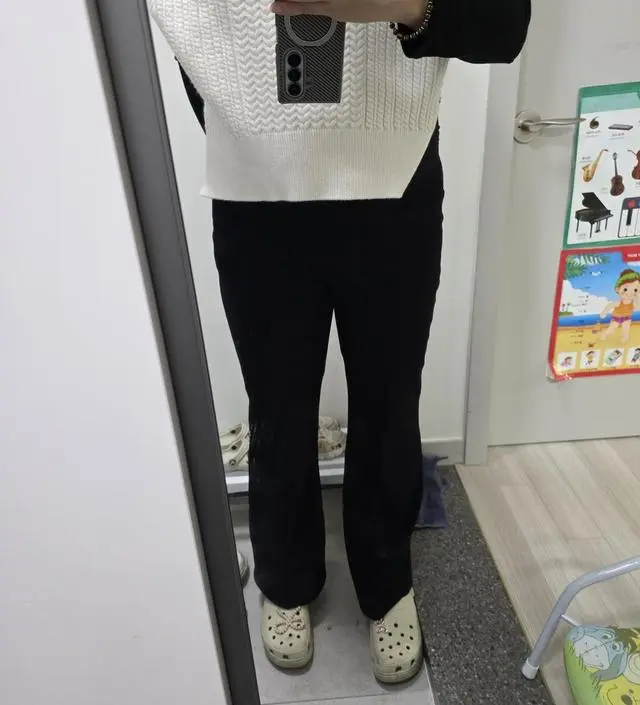 너무 이뻐요! 배 부분이 다른 소재로되어 있어서 편하고
