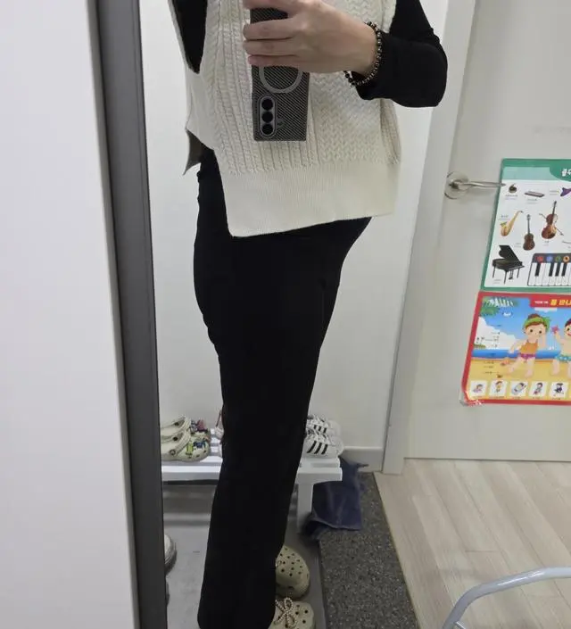 너무 이뻐요! 배 부분이 다른 소재로되어 있어서 편하고
