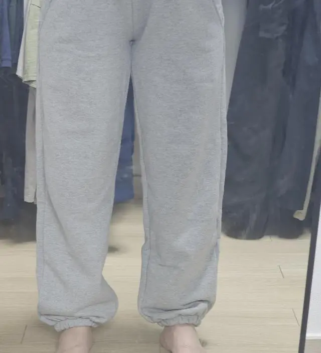 후기 배에는 조금 땡기네요. 출산앞두고 산거라 출산후에는 입을수있을거같아요 편해요