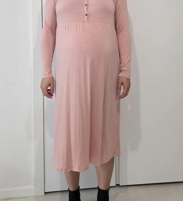 스판이 좋아서 잘 늘어나네요 핑크색이라 귀엽고 출산 후에 편하게 잘 입을 수 있겠어요