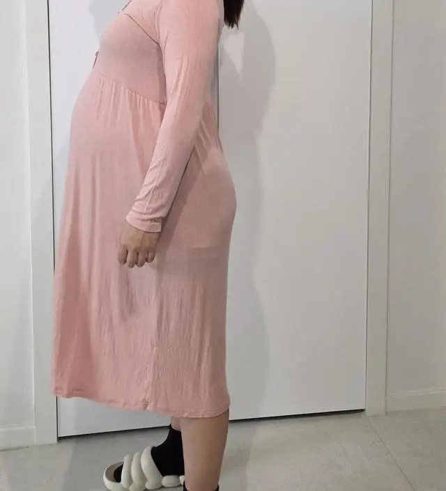 스판이 좋아서 잘 늘어나네요 핑크색이라 귀엽고 출산 후에 편하게 잘 입을 수 있겠어요