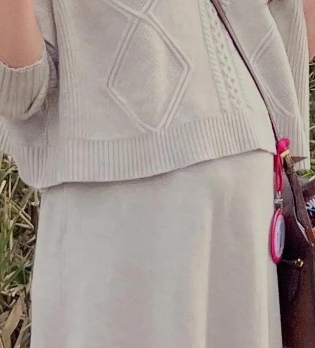 옷감이 엄청 보들보들해요💚 신축성도 좋아서 만삭때도 좋을거같고 출산하고도 결혼식같