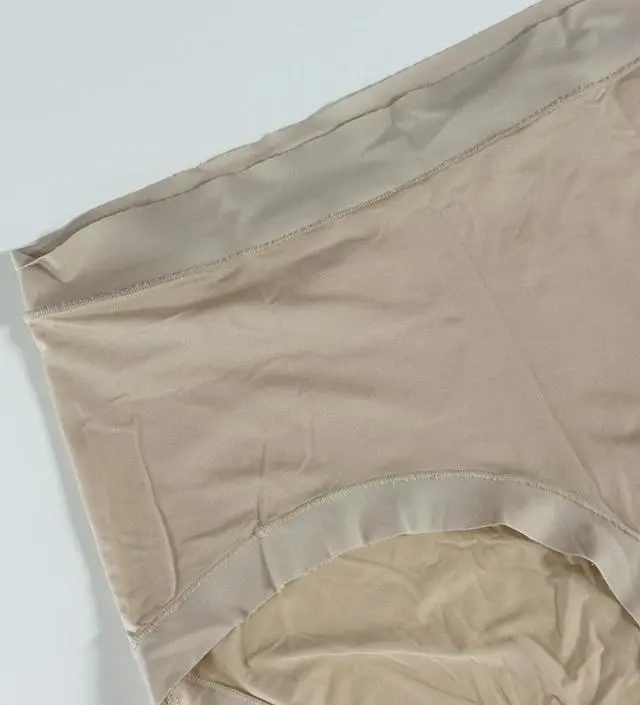 첫 임부용 팬티인데 좋아요!! 쫙쫙 잘 늘어나고 그동안 입던 팬티들이랑 다르네요 ㅎㅎ