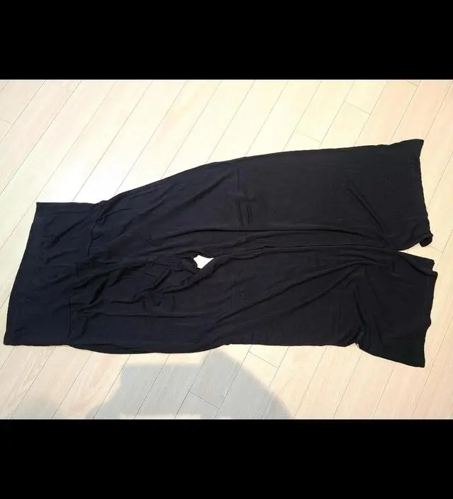 이거 진짜 얇고 가볍고 통이 넓어서 편해요. 기장 줄일 필요없이 저한텐 딱 맞네요. 요