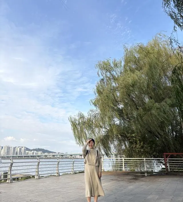 가을에 어울리는 따뜻한 니트원피스 잘 샀습니다 ㅠ ㅠ 
