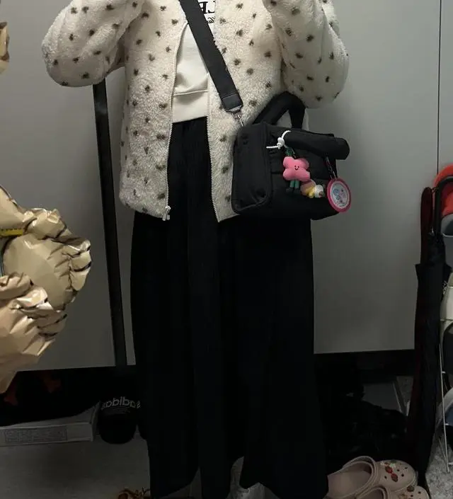 배에 쫄리는 고무줄이 없어서 너무 편해요!
