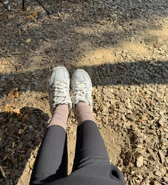 기모레깅스 드디어 개시해서 입어봤는데 적당한 두께의
