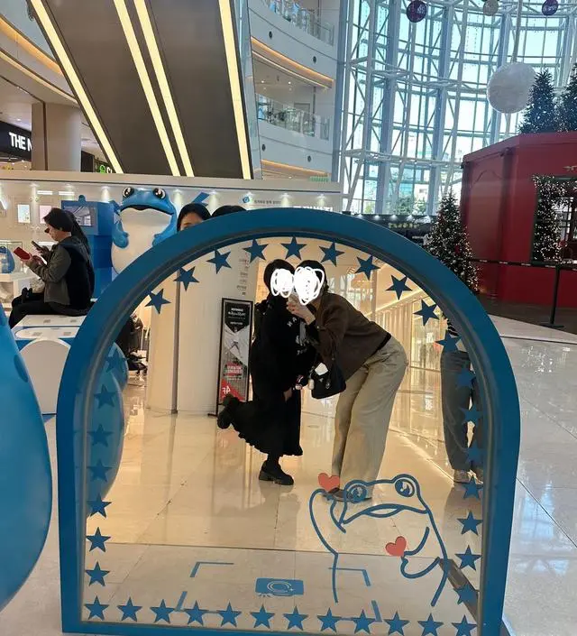 검정색 프릴이 귀엽고 일단 저는 아가 방 뺀 뒤에도 사이즈 조절해서 입을 수 있다는게