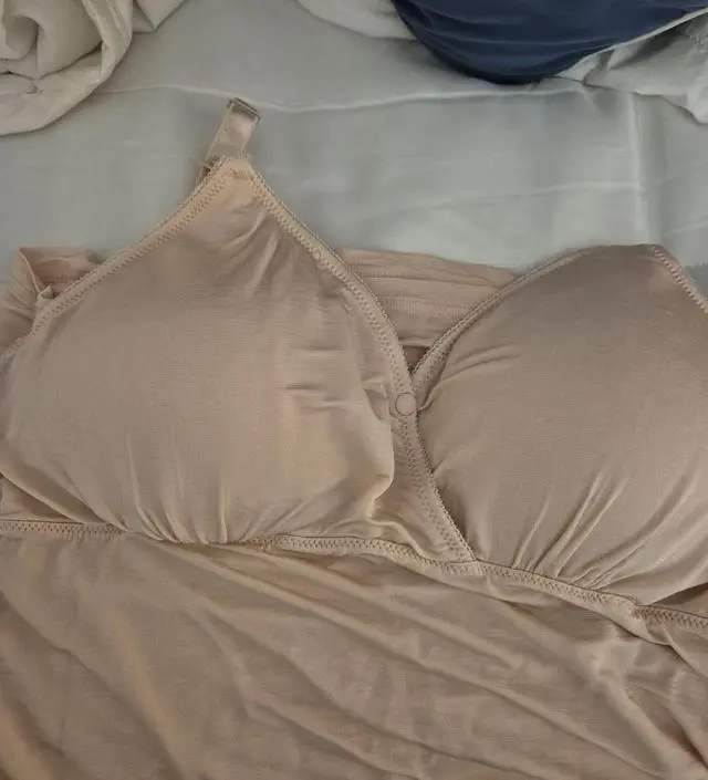 아직안입어봤는데 시원해보여요 임신하면 가슴이더워지는데 시원한소재최고에요