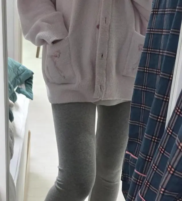 편해요. 레깅스 종류가 너무 많아서 고민하고 골랐는데 괜찮은거 같아요. 종아리나 허벅