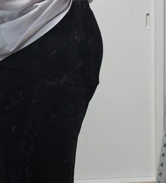 아직은 살짝 크긴한데 편하고 부드러워요 주머니없는게 좀 아쉽네용