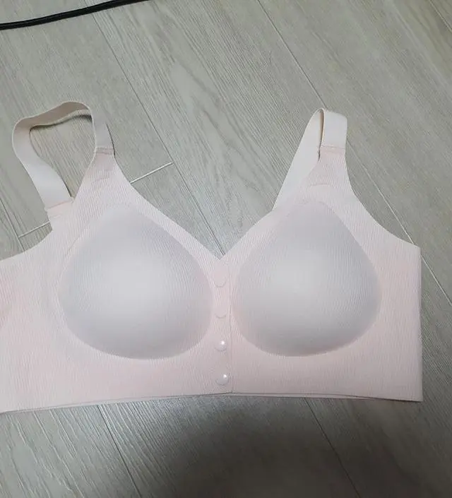 모유수유를 하고 싶어서 미리 하나 구매해 봤어요. 앞버클 있는게 좋다고 하고 편하다는