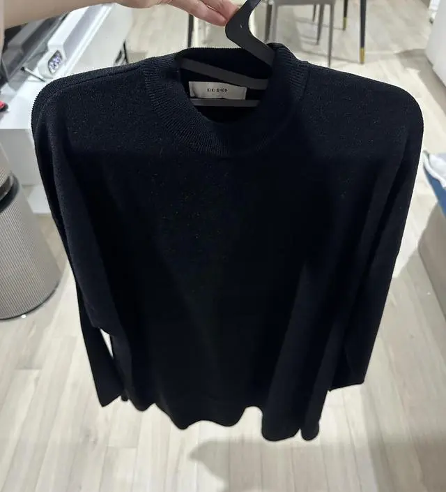 박시하고 길게 잘 입을수있을거같아요 까실할까봐 걱정했는데 부드럽고 좋아요!
