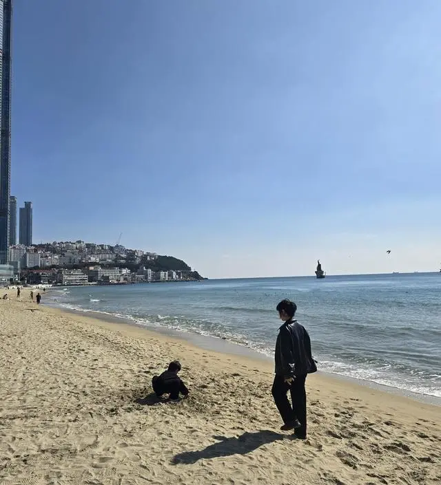 생각보다 커용 32주 인데 배는 편한데 살짝 흘러내려서 기장이 조금만 짧엇다면 좋앗을